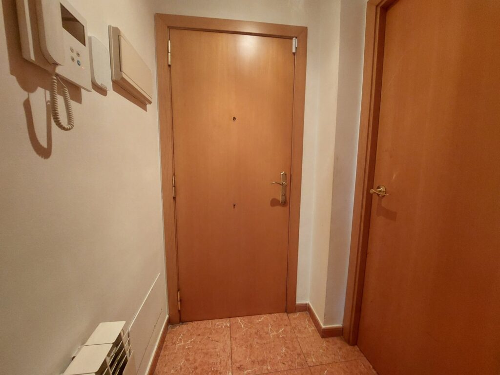 Piso de 1 habitación con parking, ideal para tu nuevo hogar en muy buen estado