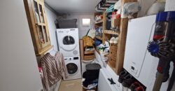 ¡Chalet unifamiliar en venta en Rubí, 4 habitaciones, jardín y terraza. Ideal para familias!