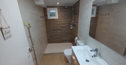 ¡Chalet unifamiliar en venta en Rubí, 4 habitaciones, jardín y terraza. Ideal para familias!