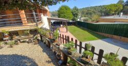 ¡Chalet unifamiliar en venta en Rubí, 4 habitaciones, jardín y terraza. Ideal para familias!