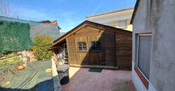 ¡Chalet unifamiliar en venta en Rubí, 4 habitaciones, jardín y terraza. Ideal para familias!