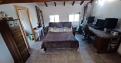 ¡Chalet unifamiliar en venta en Rubí, 4 habitaciones, jardín y terraza. Ideal para familias!