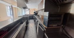 ¡Local de lloguer a Rubí, 54 m² ideals per al teu negoci amb aparador i sortida de fums!