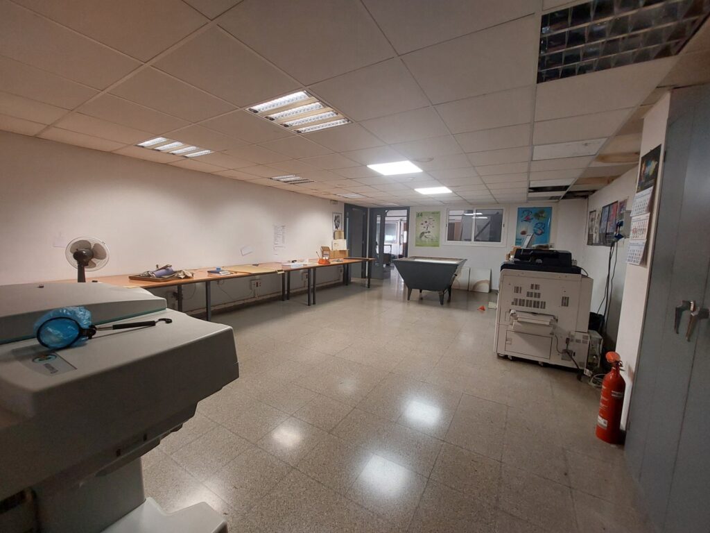 Nau industrial cantonera de lloguer a Can Alzamora.