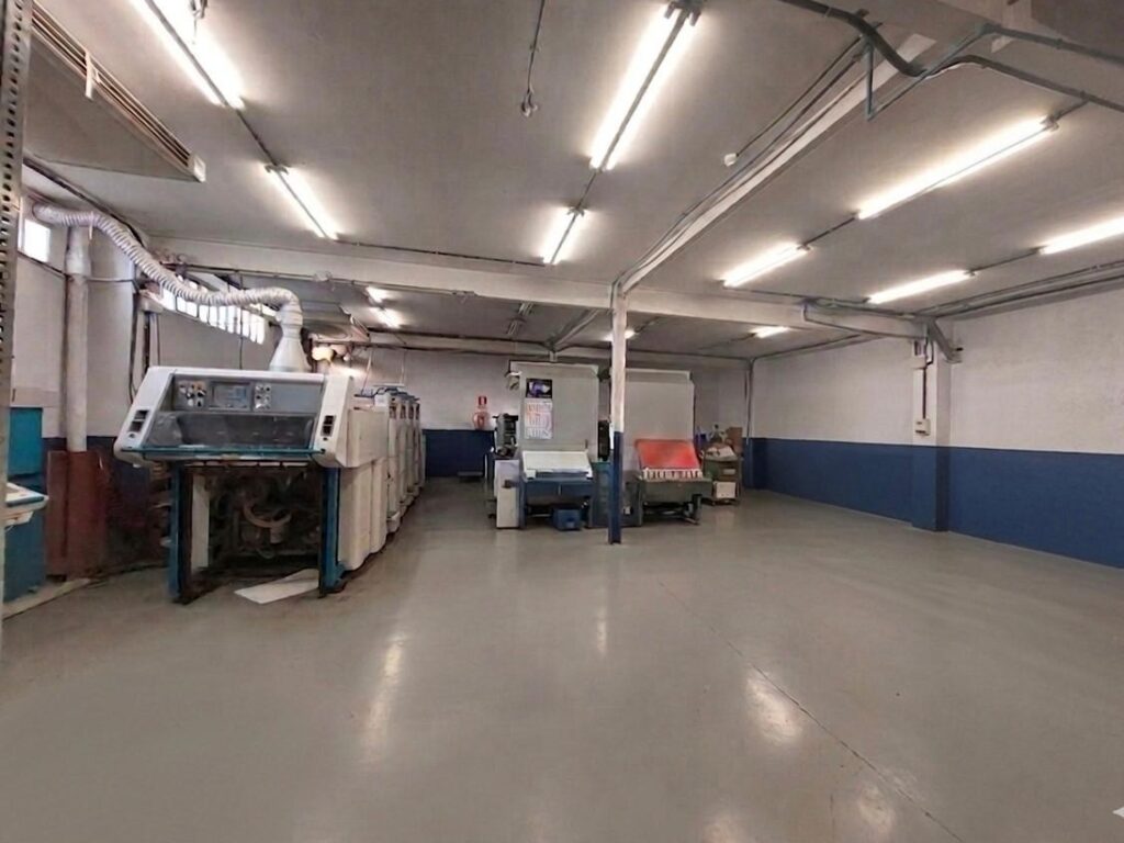 Nau industrial cantonera de lloguer a Can Alzamora.