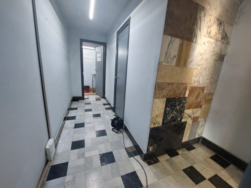 Nau industrial cantonera de lloguer a Can Alzamora.