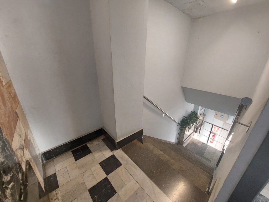 Nau industrial cantonera de lloguer a Can Alzamora.