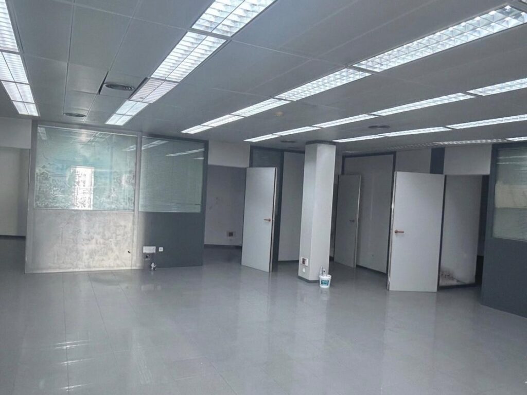 Local comercial de lloguer a zona centre!