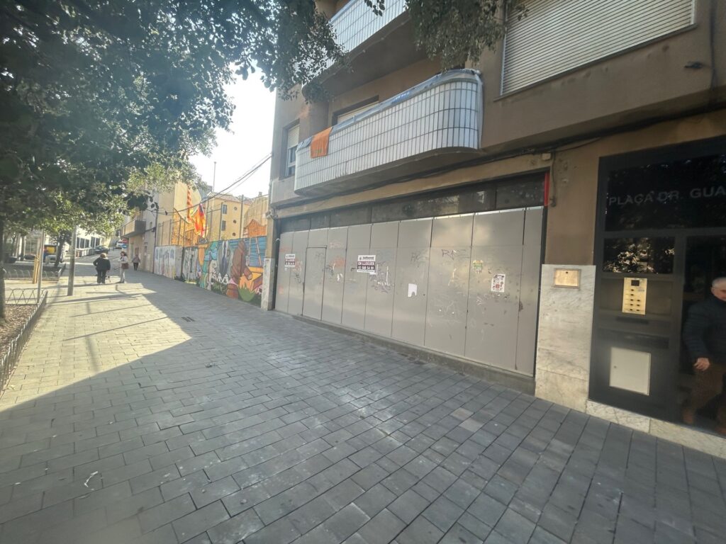 Local comercial de lloguer a zona centre!