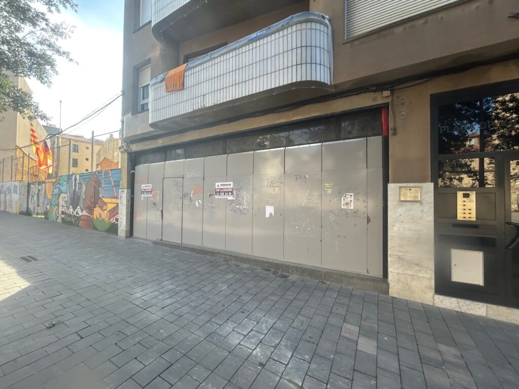 Local comercial de lloguer a zona centre!