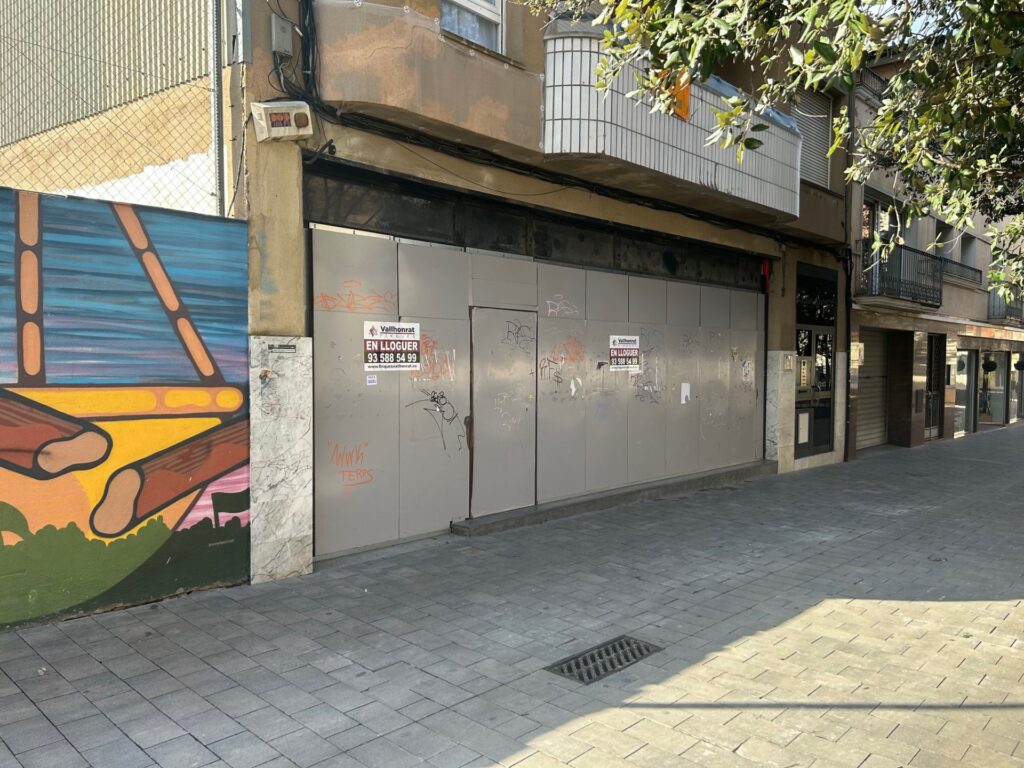 Local comercial de lloguer a zona centre!