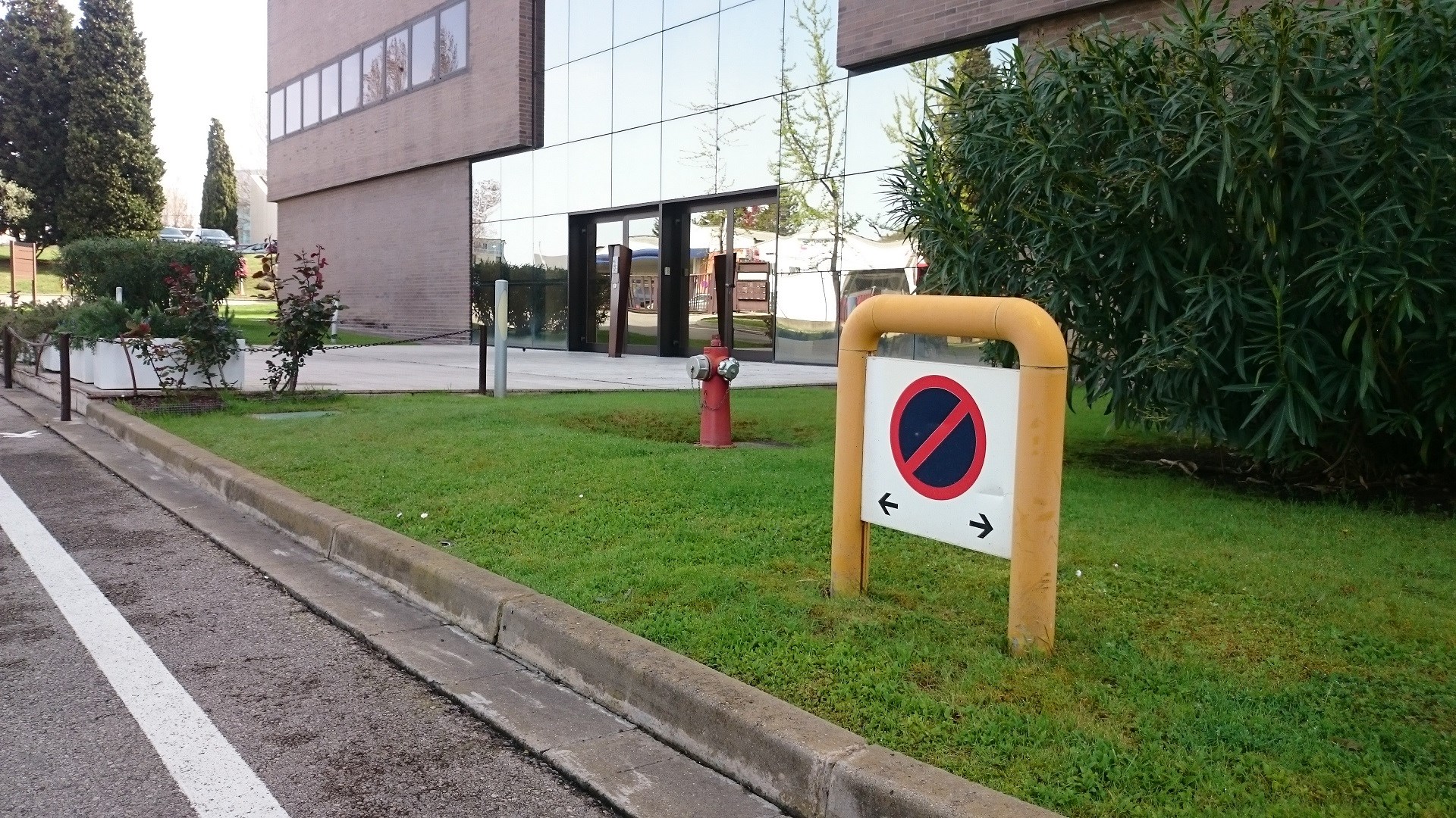 ¡Oficina de lloguer ubicat en edifici corporatiu amb zones comunes situat a prop de Túnels de Vallvidrera!