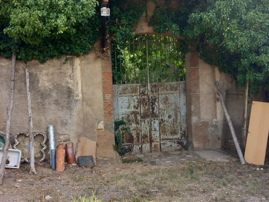 TERRASSA: Terreny de 167.577M2 amb Masia