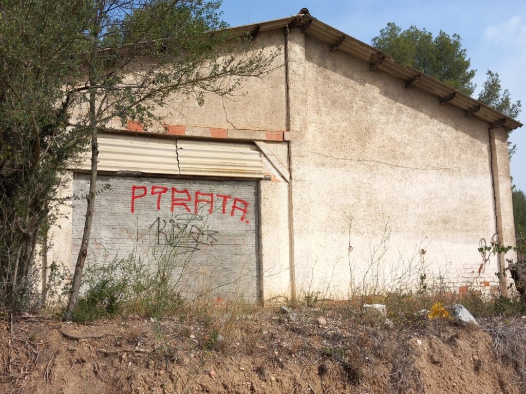 TERRASSA: Terreny de 167.577M2 amb Masia