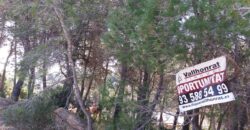 Oportunitat única a Rubí! Es troba disponible un terreny urbanitzable a la tranquil·la zona de Castellnou i Can Mir. Amb una superfície de 432 m2, aquest espai ofereix múltiples possibilitats per construir la vivenda dels teus somnis.