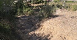 Se presenta un terreno urbanizable en venta, ubicado en la zona de Castellnou i Can Mir, en Rubí. Esta propiedad cuenta con una extensión de 756 m², con la posibilidad de edificación, lo que ofrece una excelente oportunidad para desarrollar un proyecto residencial .