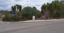 ¡Oportunidad de inversión en Rubí! Se ofrece en venta un terreno urbanizable en la tranquila zona de Can Ximelis – Can Serrafossa. Con una superficie de 439 m², este espacio permite edificar la casa de tus sueños o un proyecto que se adapte a tus necesidades.