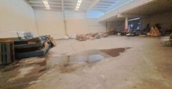 ¡Nau industrial aparellada en venda a Rubí, 700 m2 amb altell i gran potencial!
