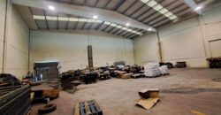¡Nau industrial aparellada en venda a Rubí, 700 m2 amb altell i gran potencial!