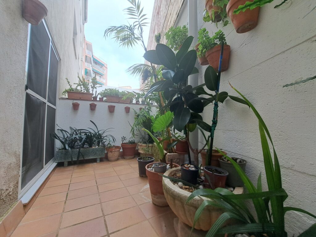 ¡Amplio piso de 4 habitaciones en la zona Mutua, ideal para tu familia!