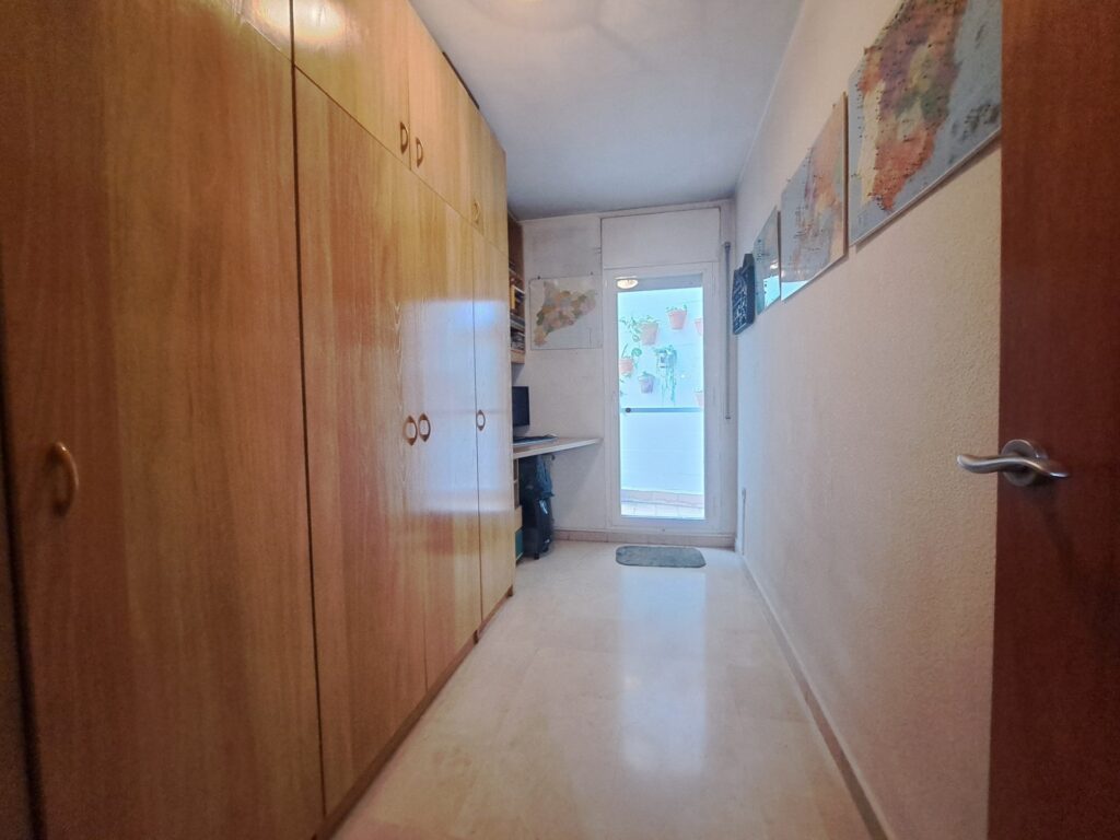 ¡Amplio piso de 4 habitaciones en la zona Mutua, ideal para tu familia!