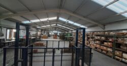 Nave de 1.000m2 en alquiler ubicada en Can Jardí en 2 plantas.