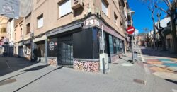 ¡Local cantoner al centre de Rubí, 54 m² ideals per al teu negoci amb aparador i sortida de fums!