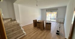 ¡Dúplex en buen estado en Rubí, 3 habitaciones, terraza y piscina, ideal para tu familia!