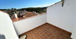 ¡Dúplex en buen estado en Rubí, 3 habitaciones, terraza y piscina, ideal para tu familia!