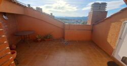 ¡Dúplex en Ca n´ Alzamora con terraza, piscina comunitaria, parking y trastero!