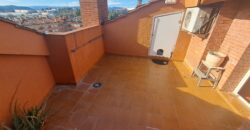 ¡Dúplex en Ca n´ Alzamora con terraza, piscina comunitaria, parking y trastero!