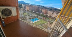 ¡Dúplex en Ca n´ Alzamora con terraza, piscina comunitaria, parking y trastero!