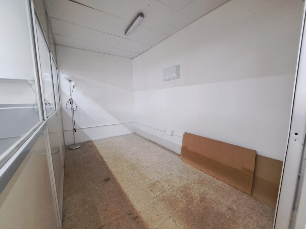 ¡Local de lloguer a Can Fatjó, Rubí – 87 m² ideals per al teu negoci!