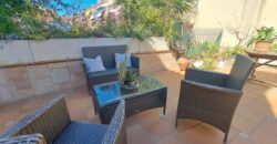 ¡Casa adossada de 3 plantes amb ascensor en venda zona Nord-Can Roses!