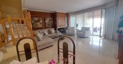 ¡Casa adossada de 3 plantes amb ascensor en venda zona Nord-Can Roses!