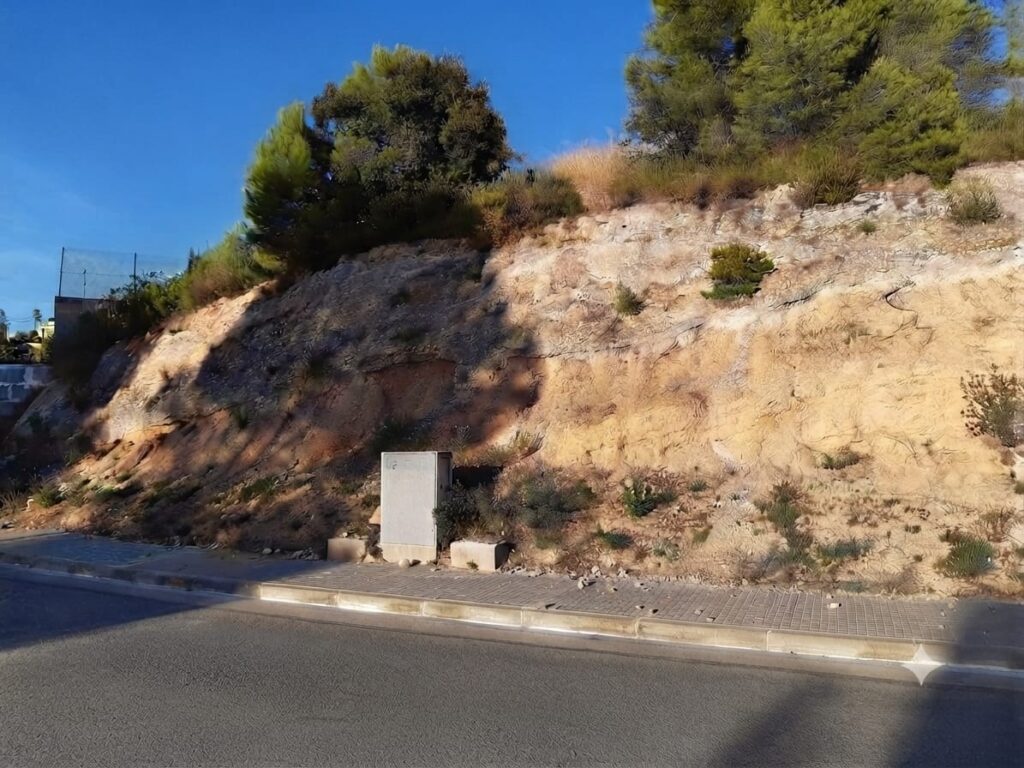 Rubí: S’ofereix terreny en venda a la tranquil·la urbanització de CAN SOLA. Amb una superfície de 495 m².