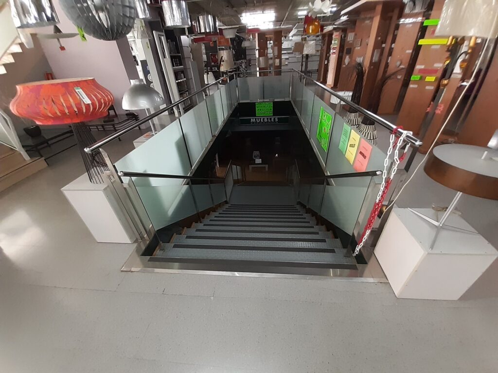 TERRASSA – LES FONTS: Espectacular nave de