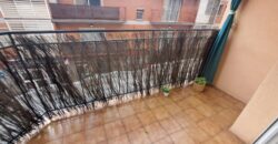 ¡Piso exterior de 4 habitaciones en venta en Rubí, ideal para tu familia!
