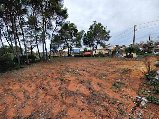 ¡Terreny edificable de 1.158 m2 en venda a Castellbisbal, ideal per al teu projecte!