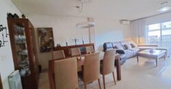 ¡Amplio piso de 4 habitaciones en la zona Mutua, ideal para tu familia!