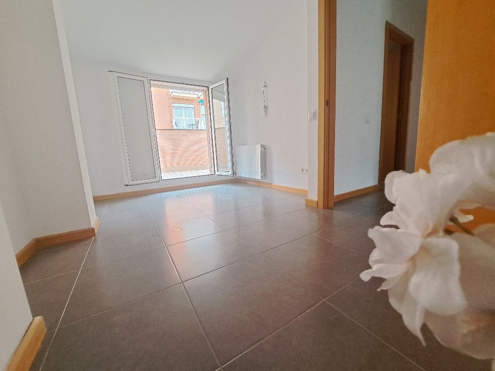 OBRA NUEVA – Espacioso Ático/Dúplex en la zona del Mossos con trastero.