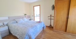Casa Aïllat a la zona de Can Vallhonrat al costat de l´Hospital General de Catalunya en bon estat.