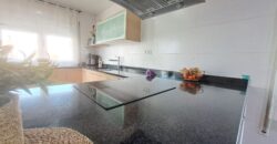 Casa Aïllat a la zona de Can Vallhonrat al costat de l´Hospital General de Catalunya en bon estat.