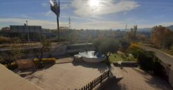Casa Aïllat a la zona de Can Vallhonrat al costat de l´Hospital General de Catalunya en bon estat.