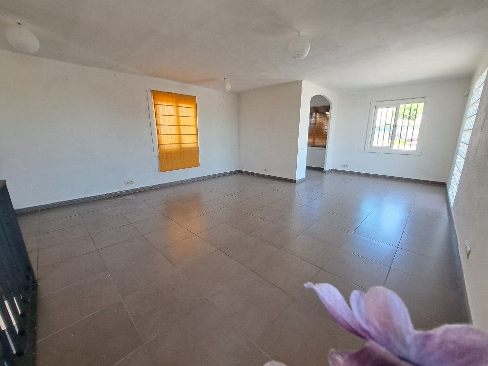 ¡Conjunto de 2 casas en venta en Rubí. Ideal para 2 familias!