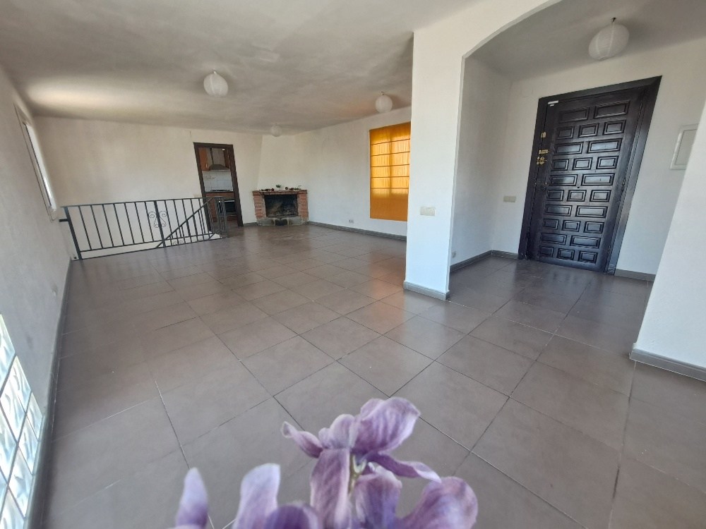 ¡Conjunto de 2 casas en venta en Rubí. Ideal para 2 familias!