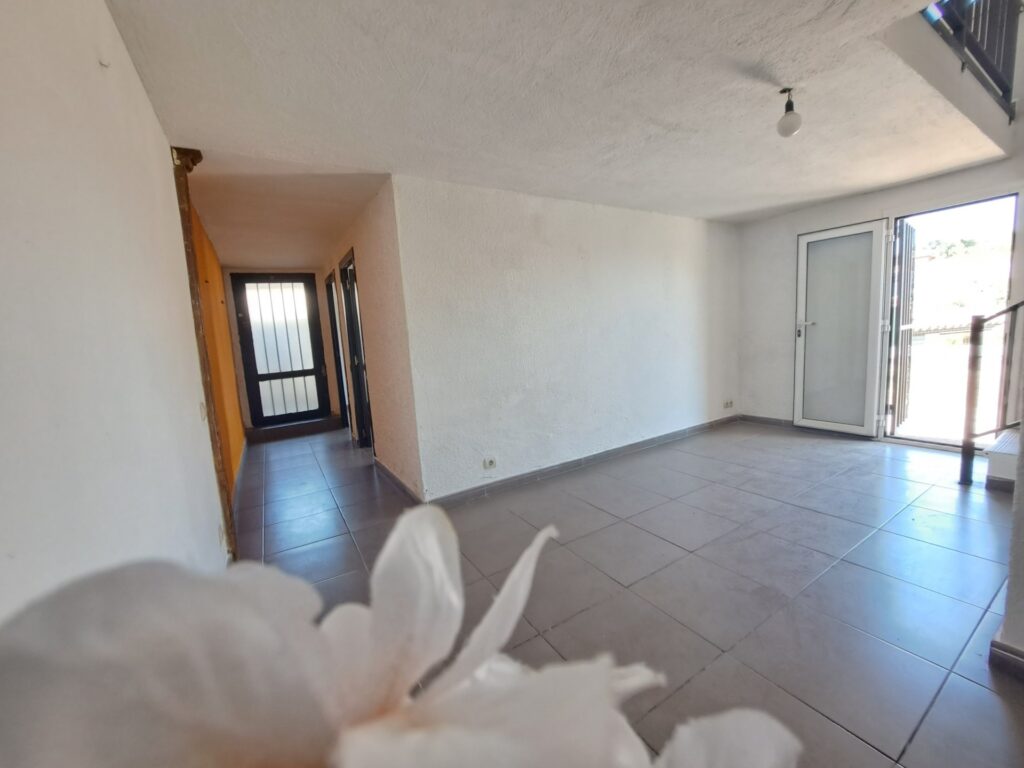 ¡Conjunto de 2 casas en venta en Rubí. Ideal para 2 familias!