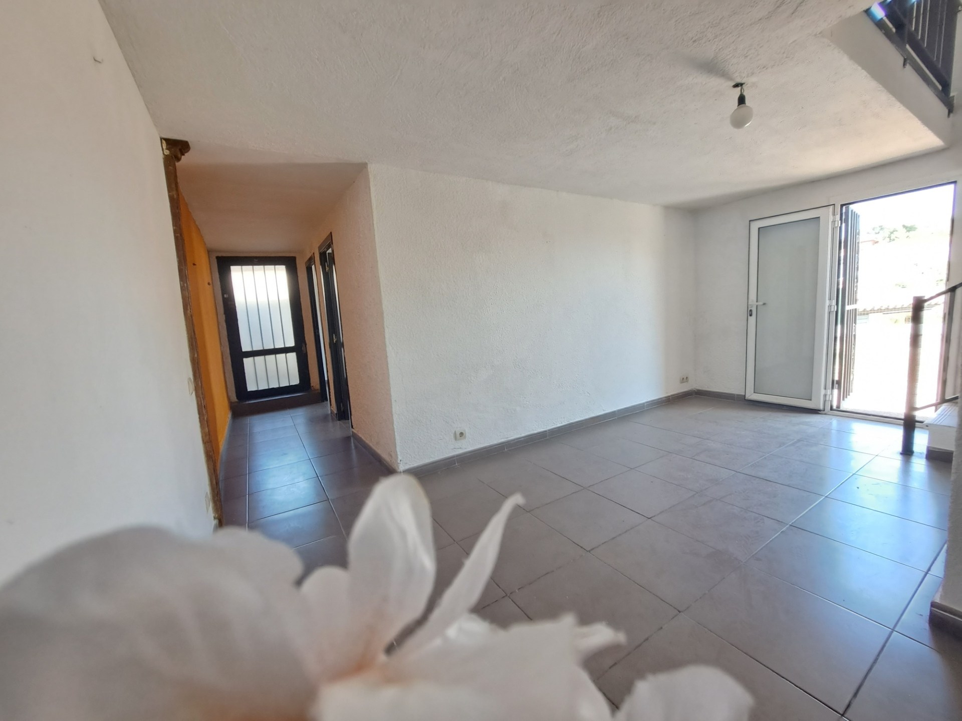 ¡Conjunto de 2 casas en venta en Rubí. Ideal para 2 familias! ¡Conjunto de 2 casas en venta en Rubí. Ideal para 2 familias!