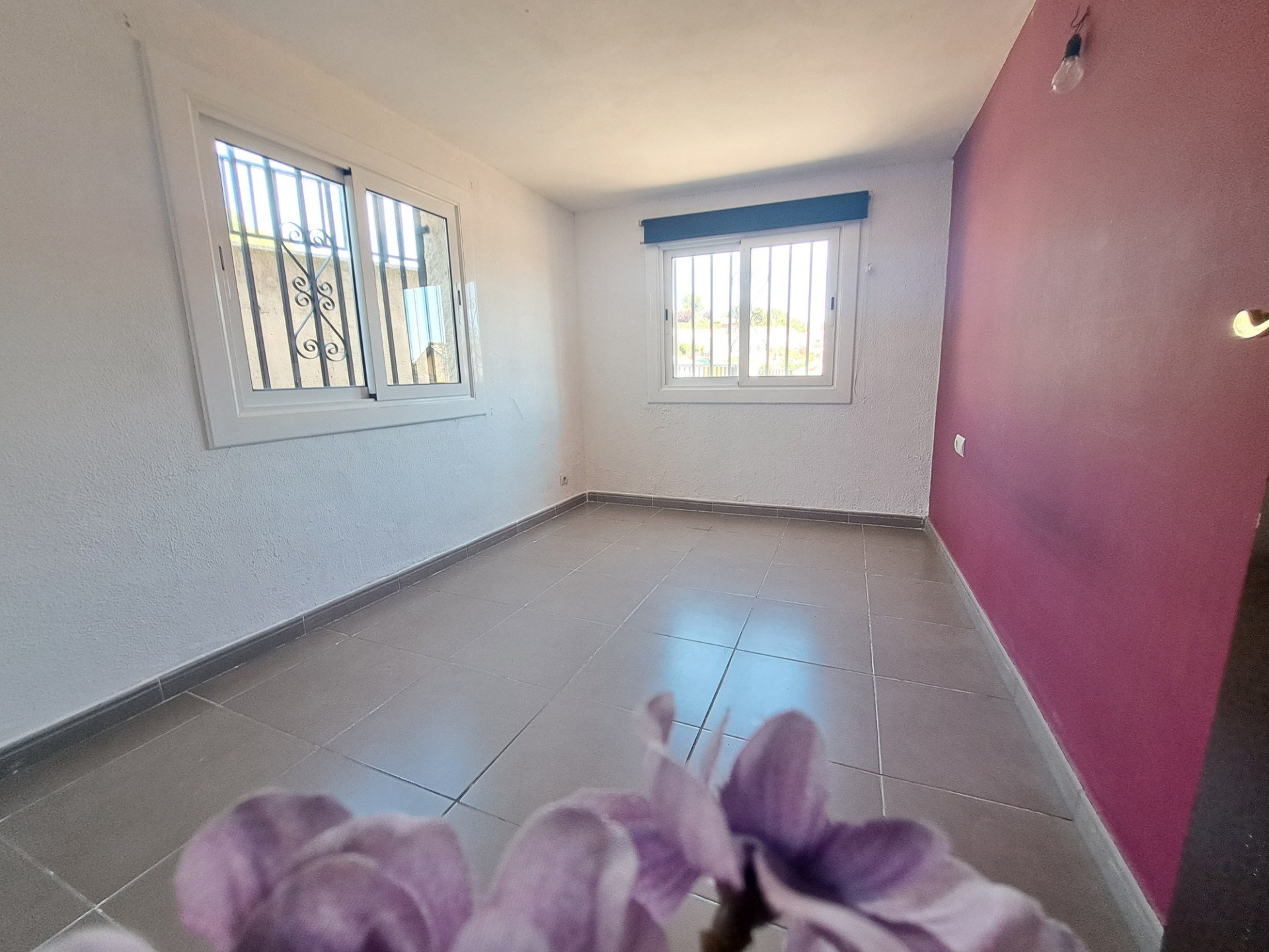 ¡Conjunto de 2 casas en venta en Rubí. Ideal para 2 familias! ¡Conjunto de 2 casas en venta en Rubí. Ideal para 2 familias!