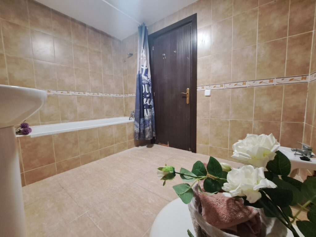¡Conjunto de 2 casas en venta en Rubí. Ideal para 2 familias!